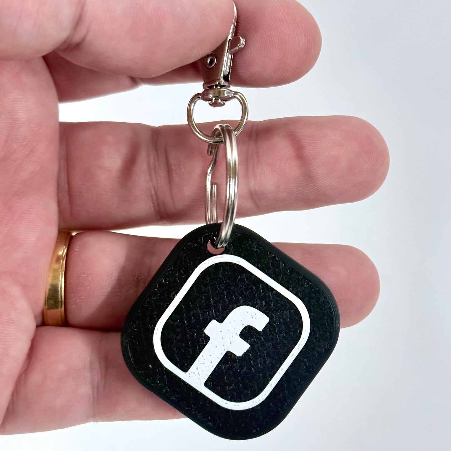 NFC Social Media Keyring – Facebook & Instagram Digital Business Card