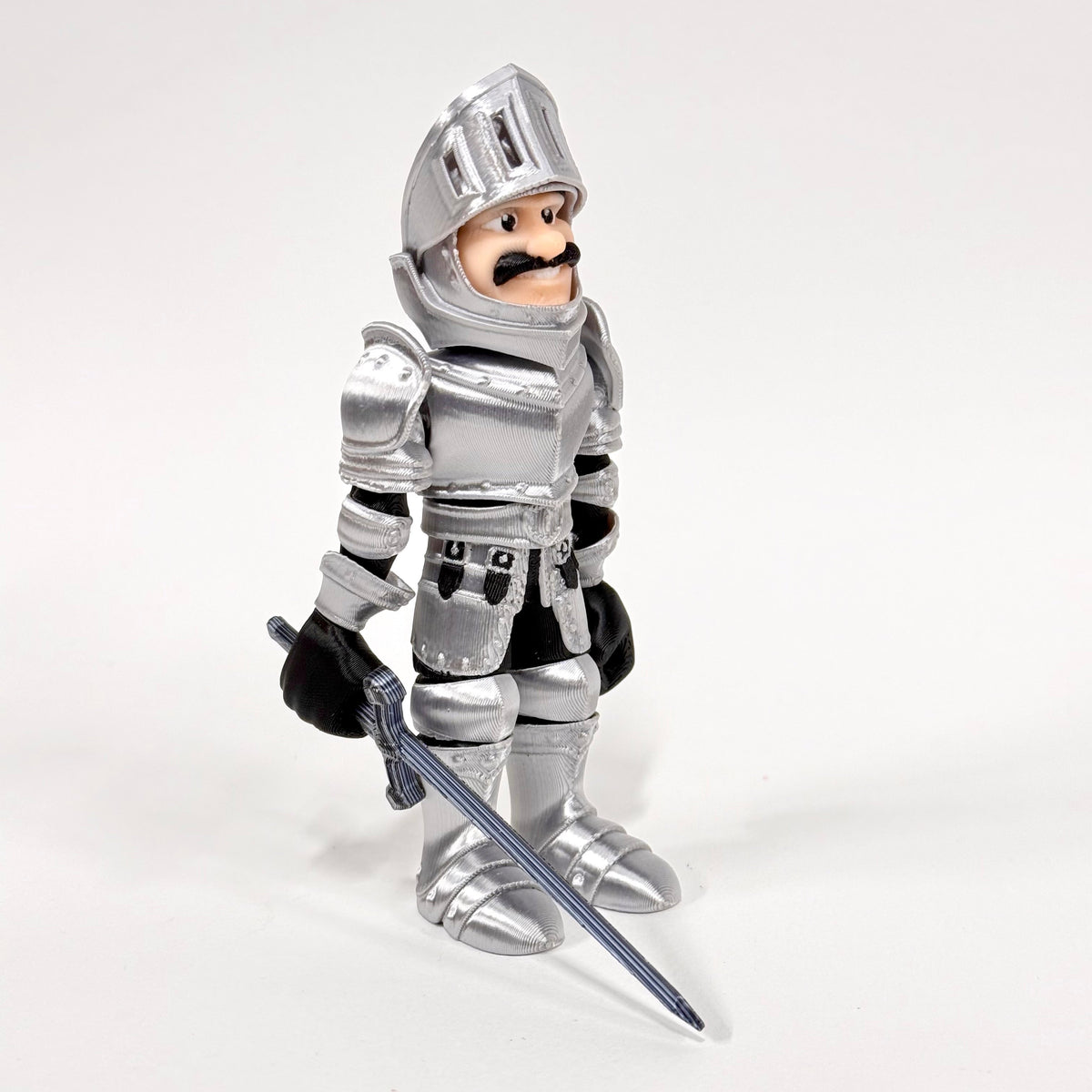 Knight in Armour articulated display figure showing its finished armour details – Iubi Design 3D