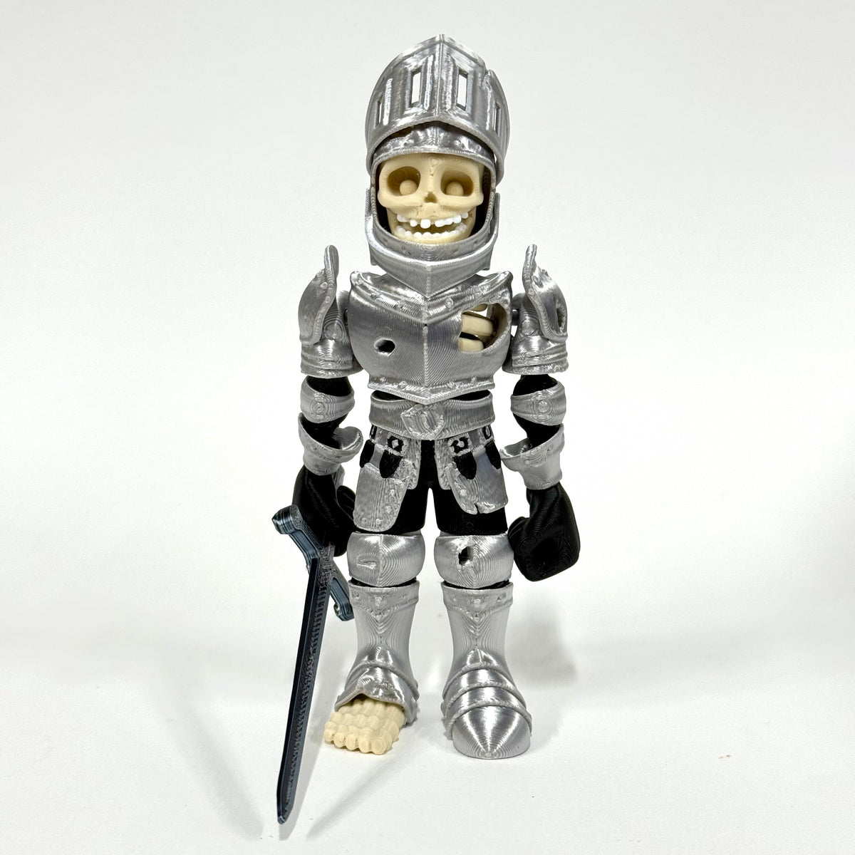 Skeleton Knight articulated display figure showing its detailed finished armour – Iubi Design 3D